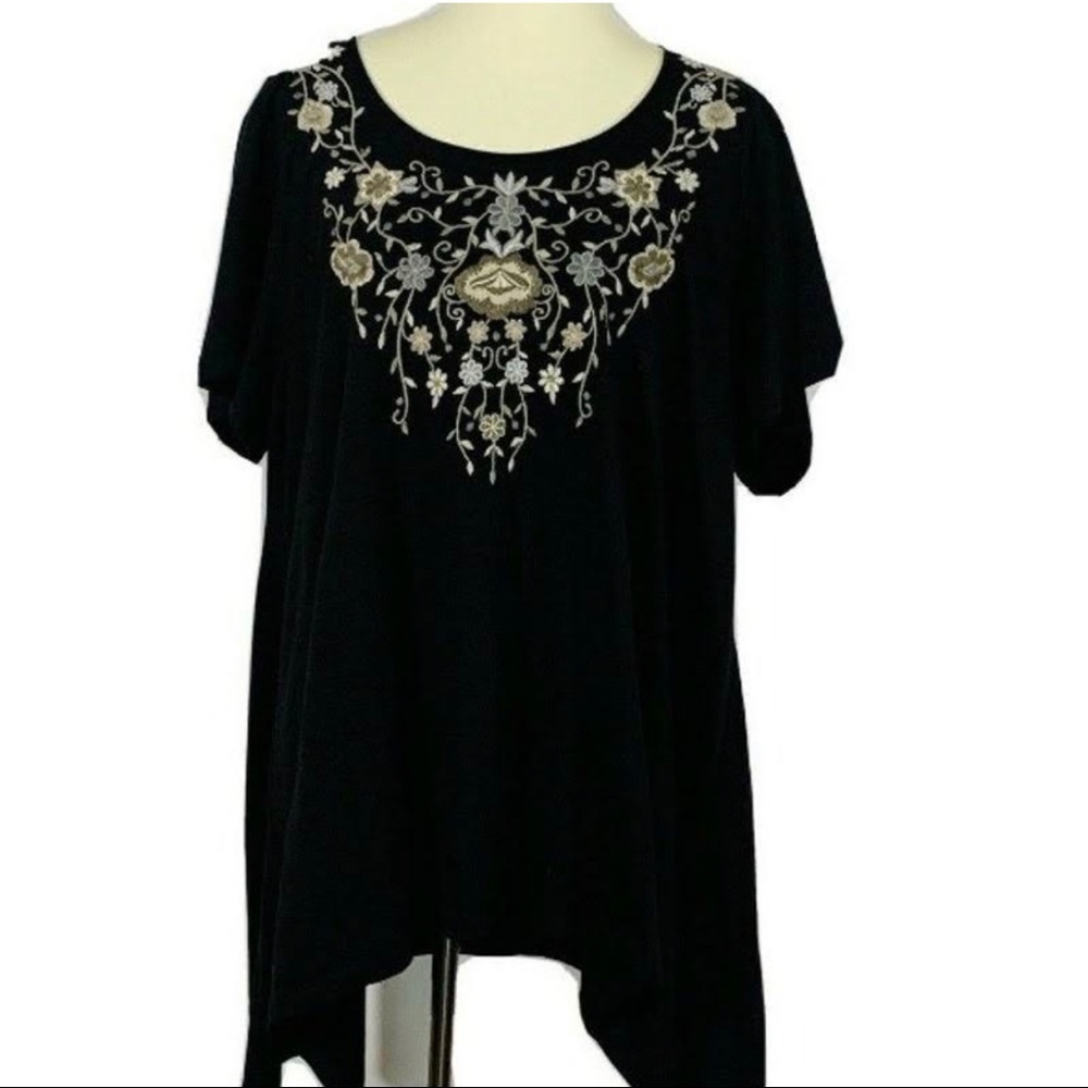 Terre Bleue NWT embroidered floral shirt size Medium